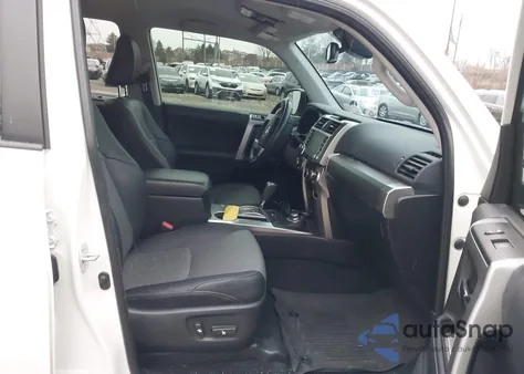 2021 Toyota 4Runner Sr5 Premium z USA, uszkodzony, nr VIN JTENU5JR2M5940647